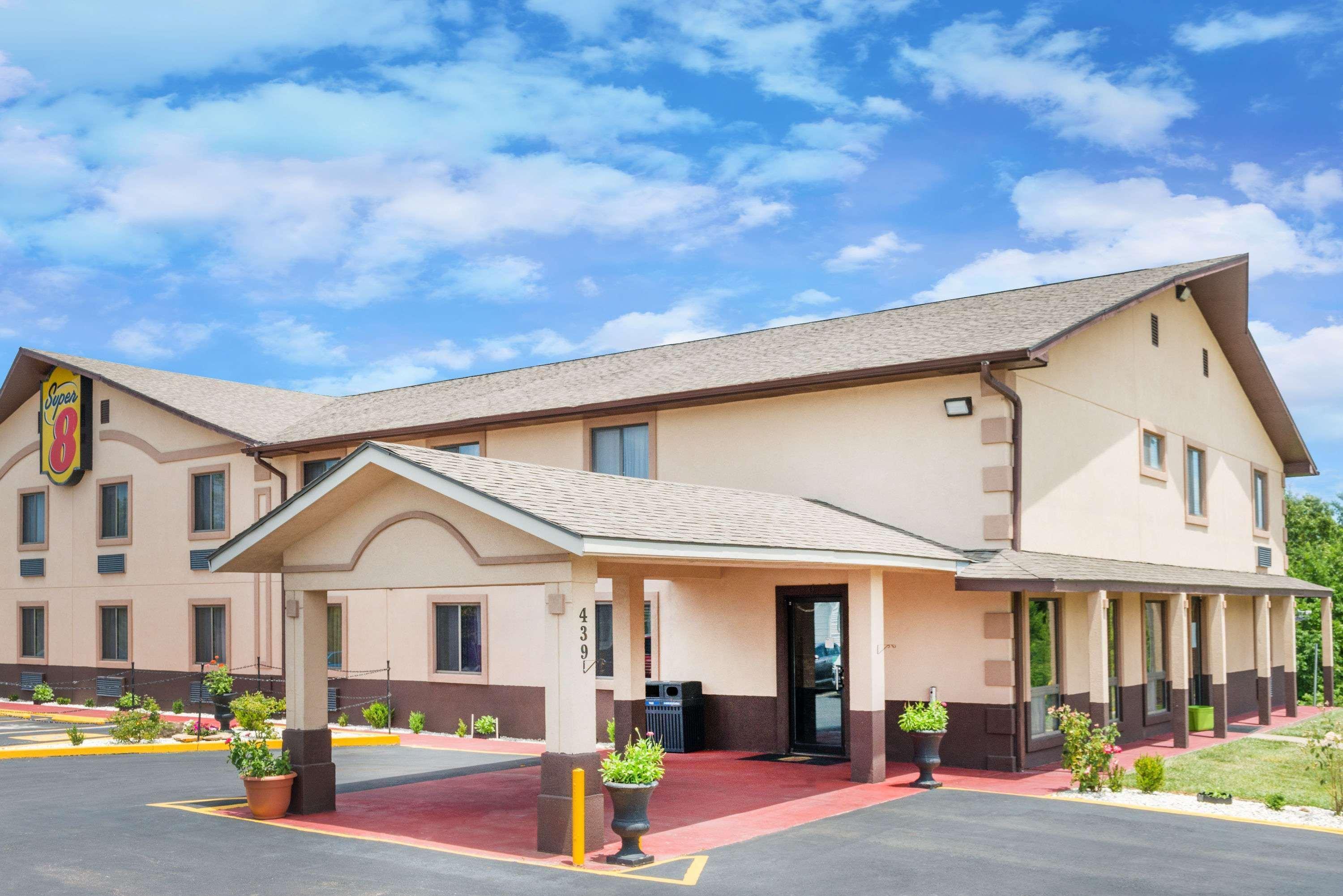 Super 8 By Wyndham Warrensburg Motel Kültér fotó